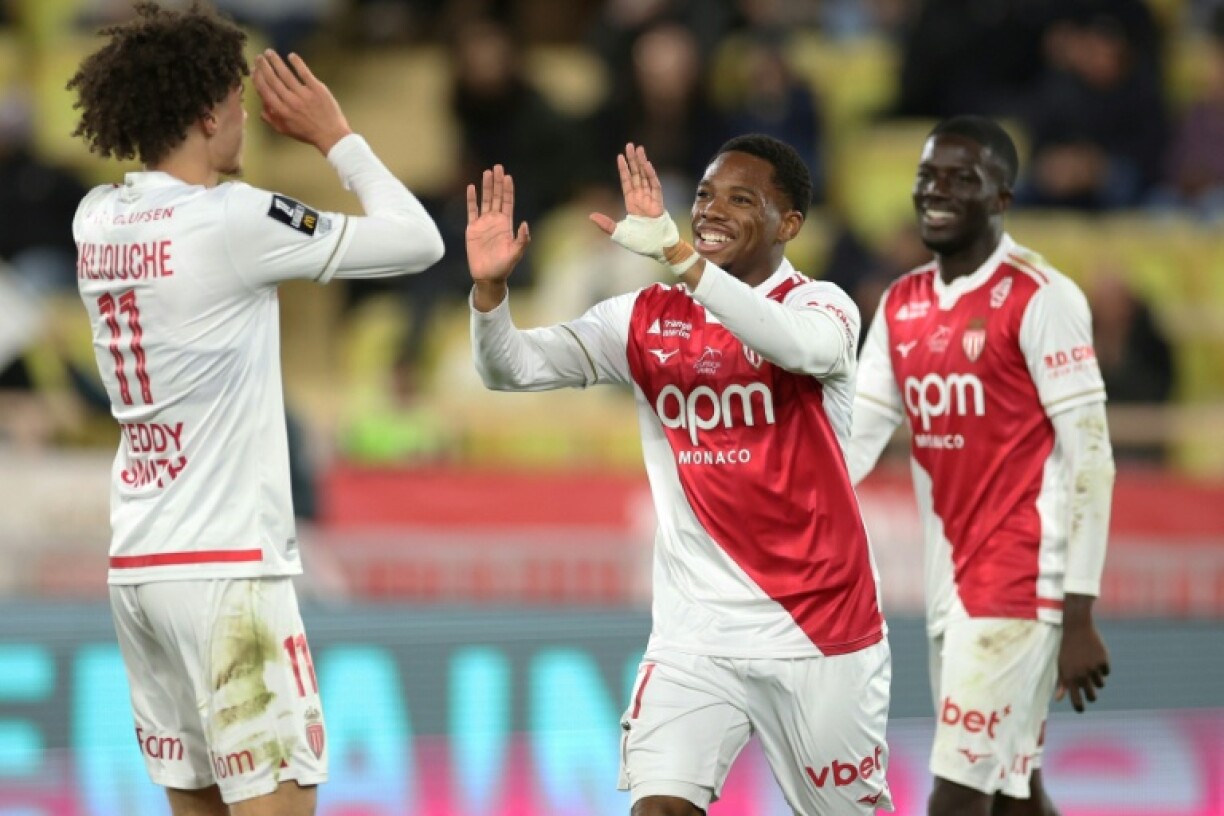 Le milieu de terrain belge de l'AS Monaco Stanis Idumbo (C) après avoir marqué le 4e but de son équipe face à Rennes au stade Louis-II.