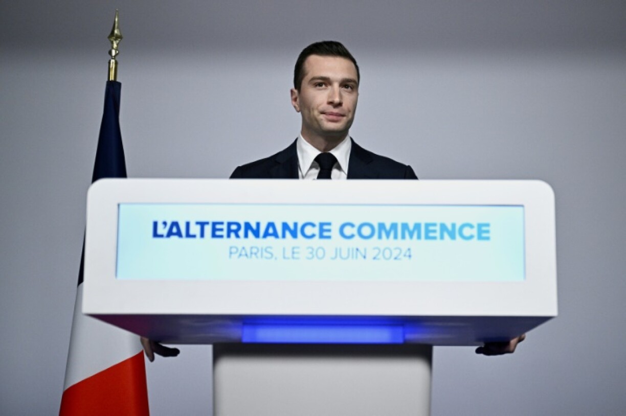Le président du Rassemblement national Jordan Bardella prononce un discours au soir des résultats du premier tour des législatives, à Paris le 30 juin 2024