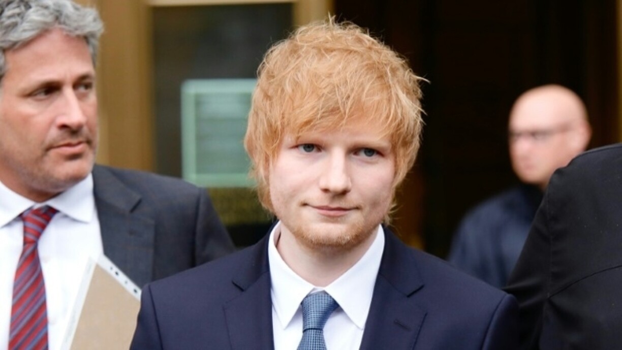 Ed Sheeran quitte le tribunal fédéral de Manhattan, à New York, le 25 avril 2023