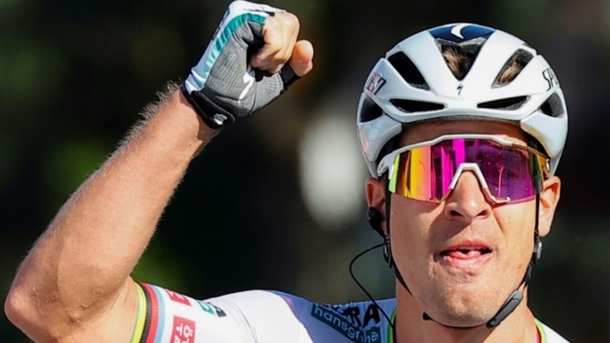 De Peter Sagan nach am Trikot vu Bora-hansgrohe, mëttlerweil fiert hie jo fir d'Ekipp TotalEnergies.