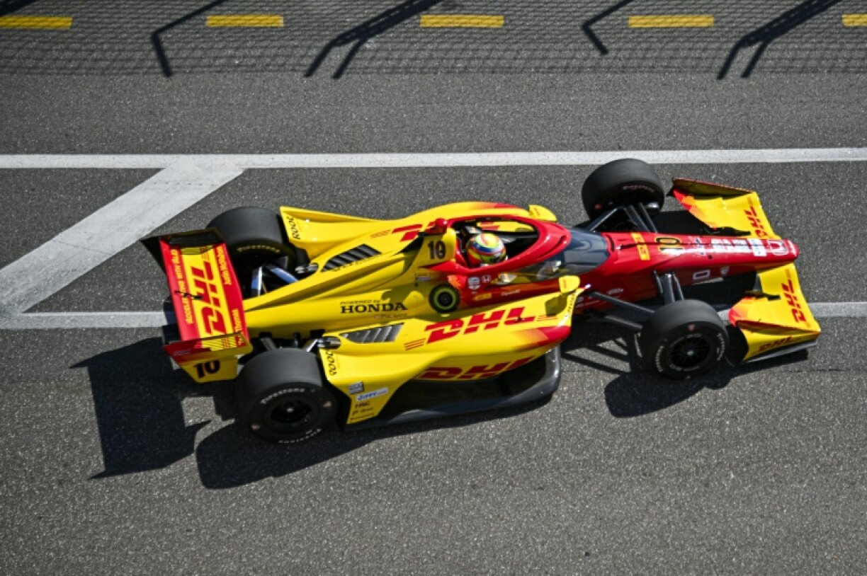 Alex Palou, in the Team Ganassi Honda began his IndyCar title defence with victory in the St Petersburg Grand Prix on Sunday.