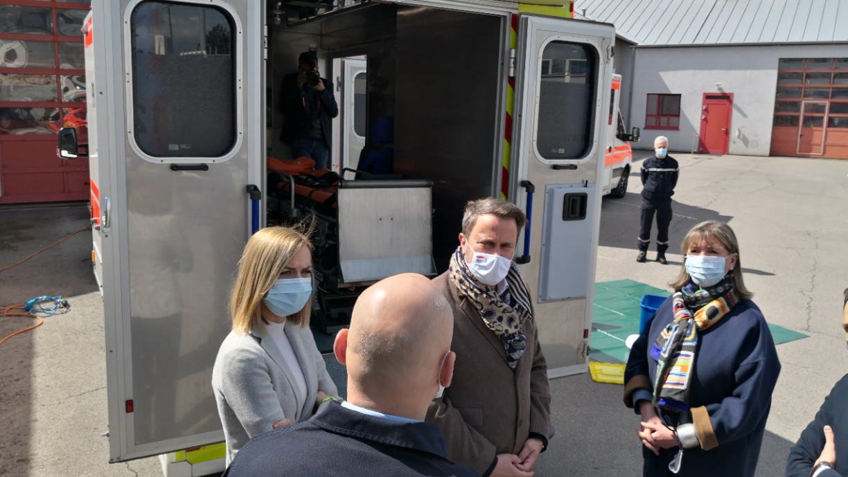 Mëtt Abrëll war d'Taina Bofferding zesumme mat dem Staatsminister an anere Gäscht sech de CGDIS-Zenter op Diddeleng ukucken.