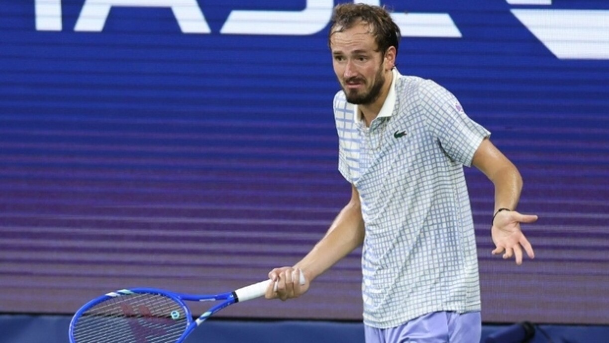 Le Russe Daniil Medvedev lors de son match perdu contre le Français Benjamin Bonzi, au premier tour de l'US Open, le 24 août 2025 à New York