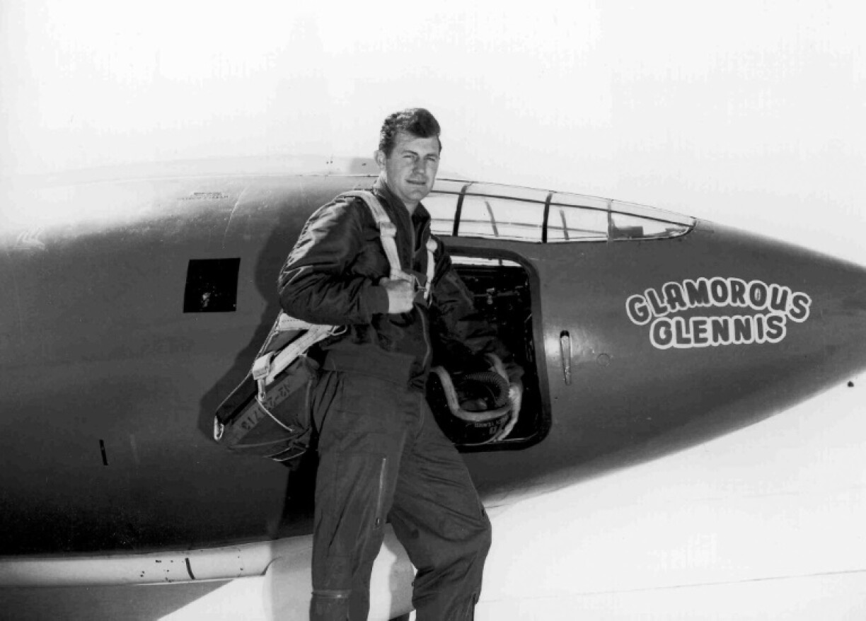 Chuck Yeager en 1947 devant le