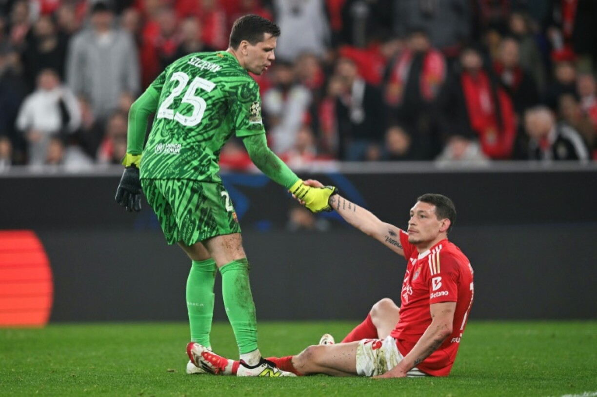 Barcelona's Polish goalkeeper Wojciech Szczesny made several saves as his team won at Benfica