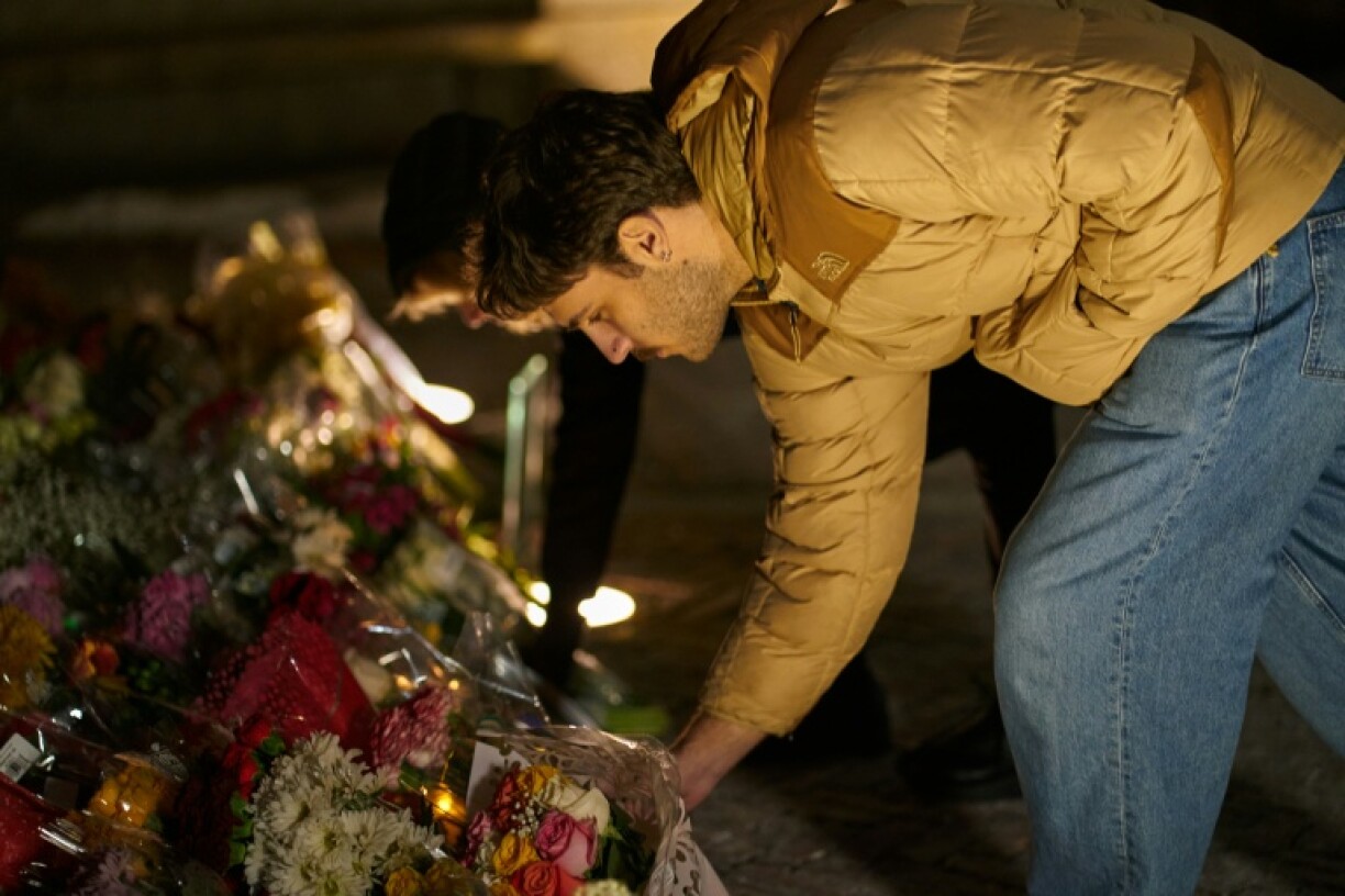 Nach den tödlichen Schüssen an der US-Eliteuniversität Brown ist der Tatverdächtige tot aufgefunden worden. Der 48-jährige Portugiese wird auch verdächtigt, einen Professor am renommierten Massachusetts Institute of Technology (MIT) erschossen zu haben.