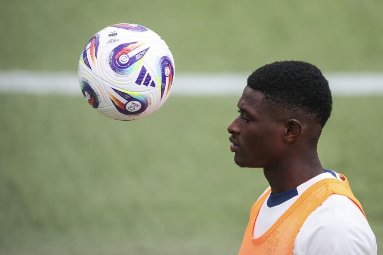 PSG defender Nuno Mendes will miss Portugal's final two World Cup qualifiers with a knee sprain