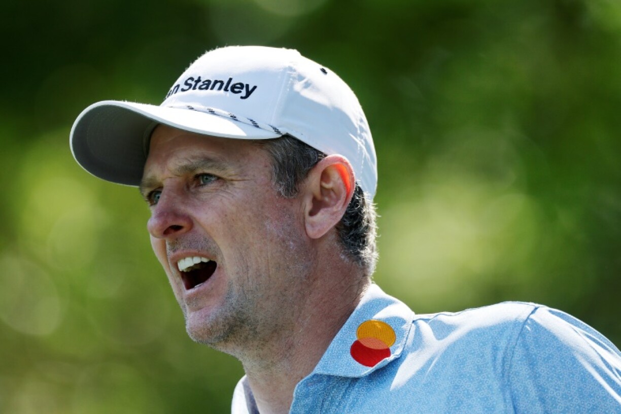 England's Justin Rose fired a seven-under par 65 to seize a three-stroke lead after the opening round of the 89th Masters