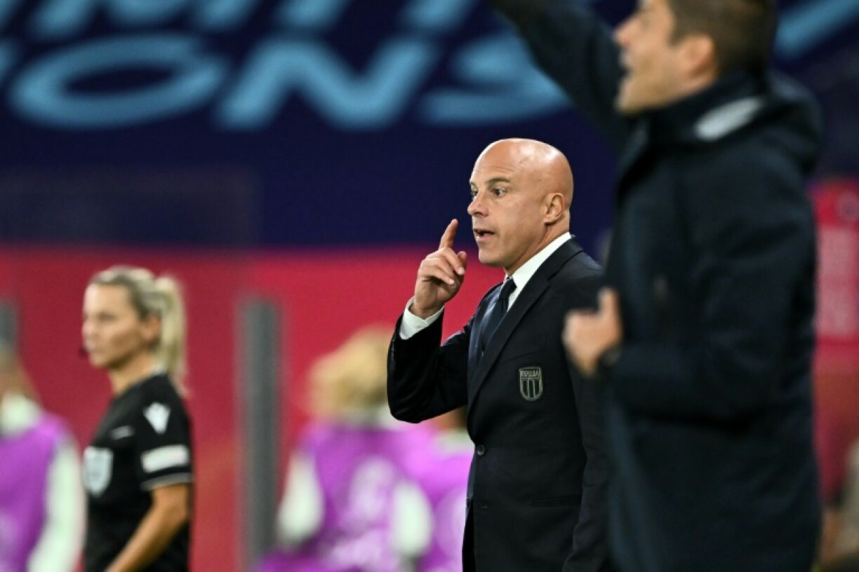 Andrea Soncin (C) has been in charge of Italy's women's team since 2023