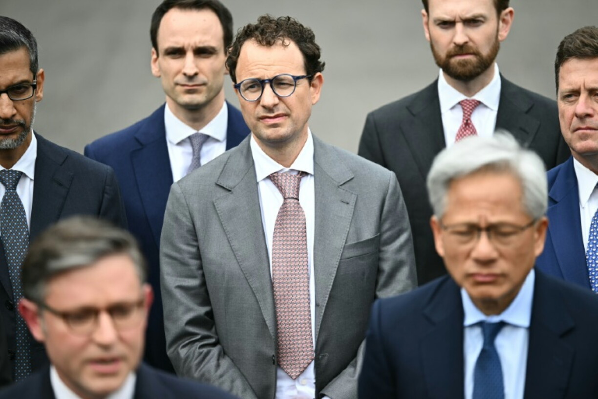 Anthropic's Dario Amodei both fascinates and irritates venture capital barons and President Donald Trump's inner circle