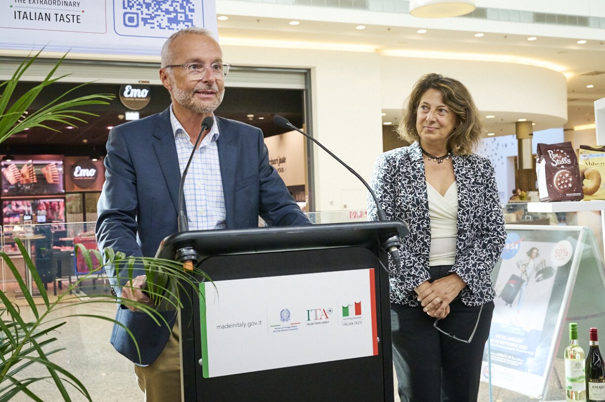 D'Madamm Gioffrè an den Här Krieger am Cora Concorde um Lancement vun den Italiewochen.