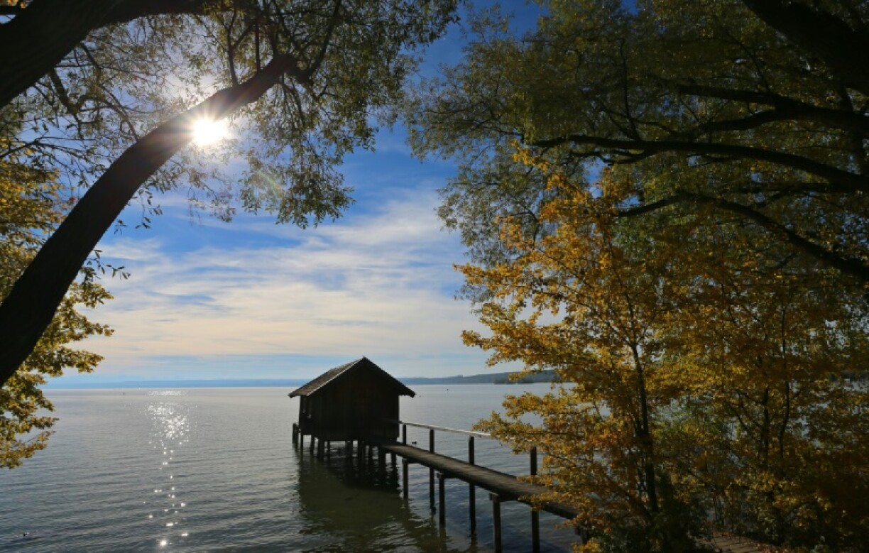 Feel better? Just looking at digital pictures of nature can help relieve pain, according to new research