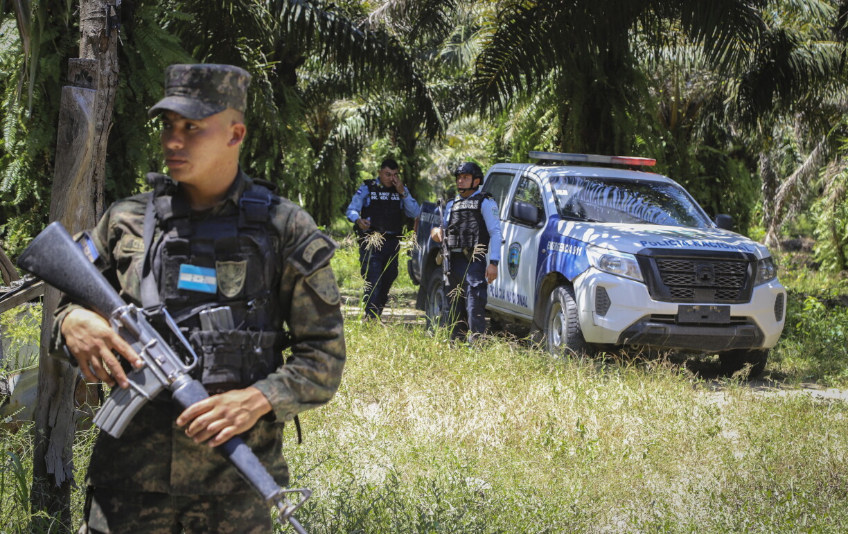 Zaldoten a Polizisten no den Attacken an der Géigend vun Trujillo den 21. Mee 2026.