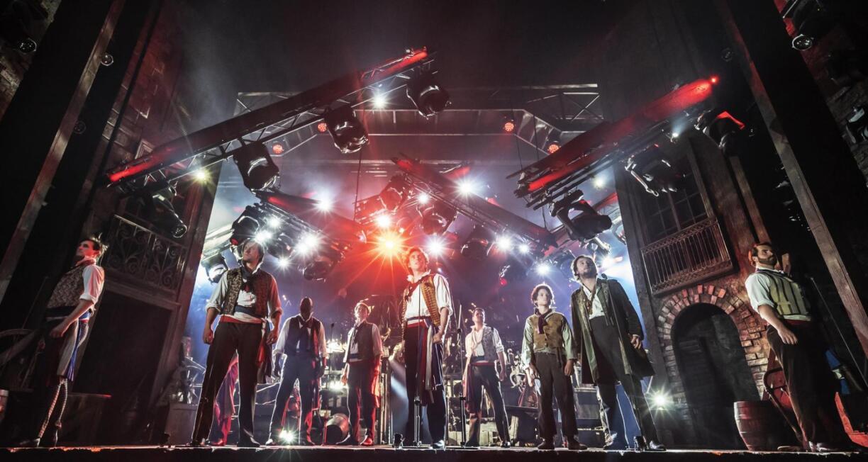 Les Misérables – The Staged Concert cast, Sondheim Theatre London 2021.