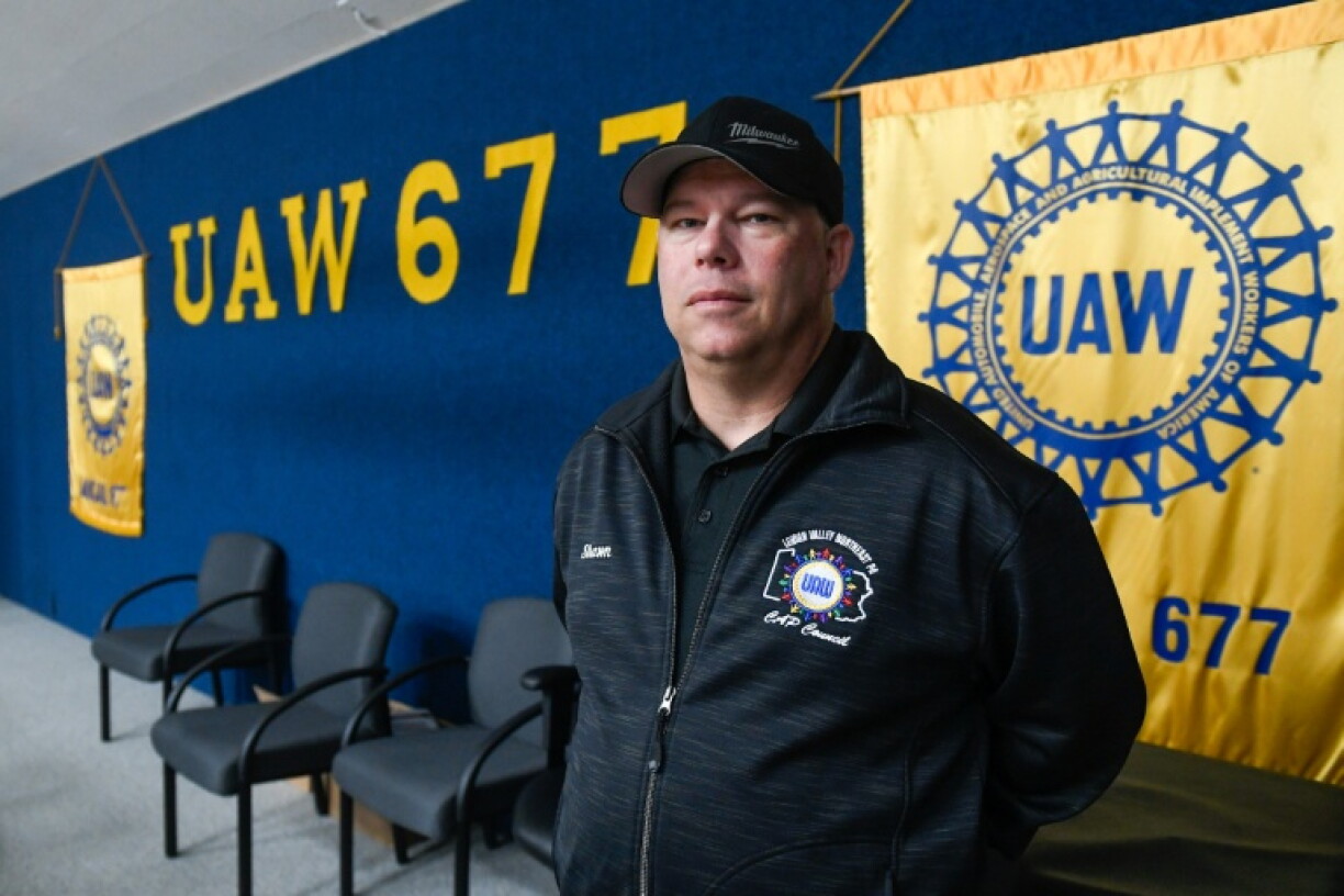 Manufacturing technician and union member Shawn Smith says workers don't talk politics on the job to avoid arguments
