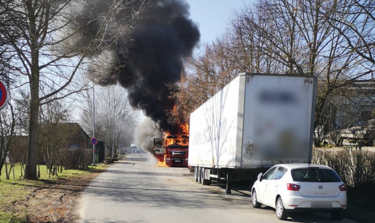 Picture taken at 9.45 am.