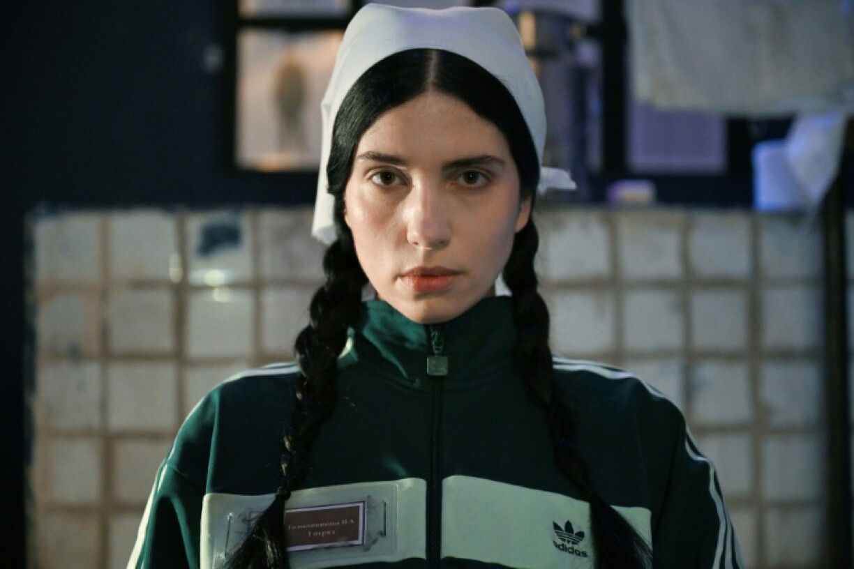 For the installation, Nadya Tolokonnikova will eat in her cell and sew clothes as she did in a Russian prison -- all while spectators observe her