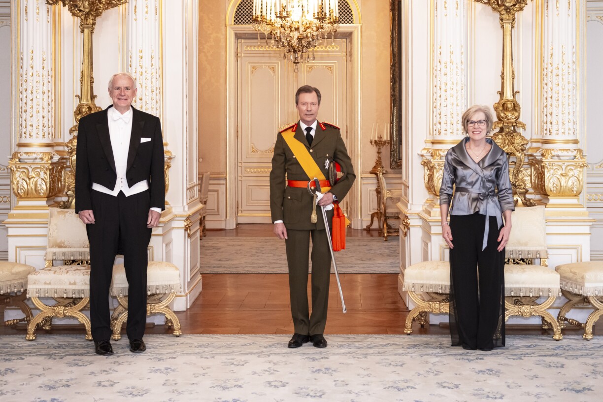 Ambassador Barrett presented his credentials to the Grand Duke on Thursday.