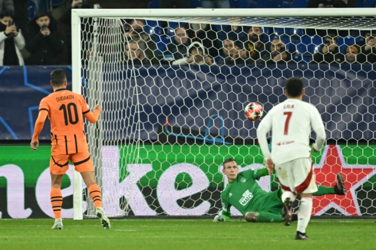 Georgiy Sudakov (L) dinked home a penalty to double Shakhtar Donetsk's lead against Brest in the Champions League