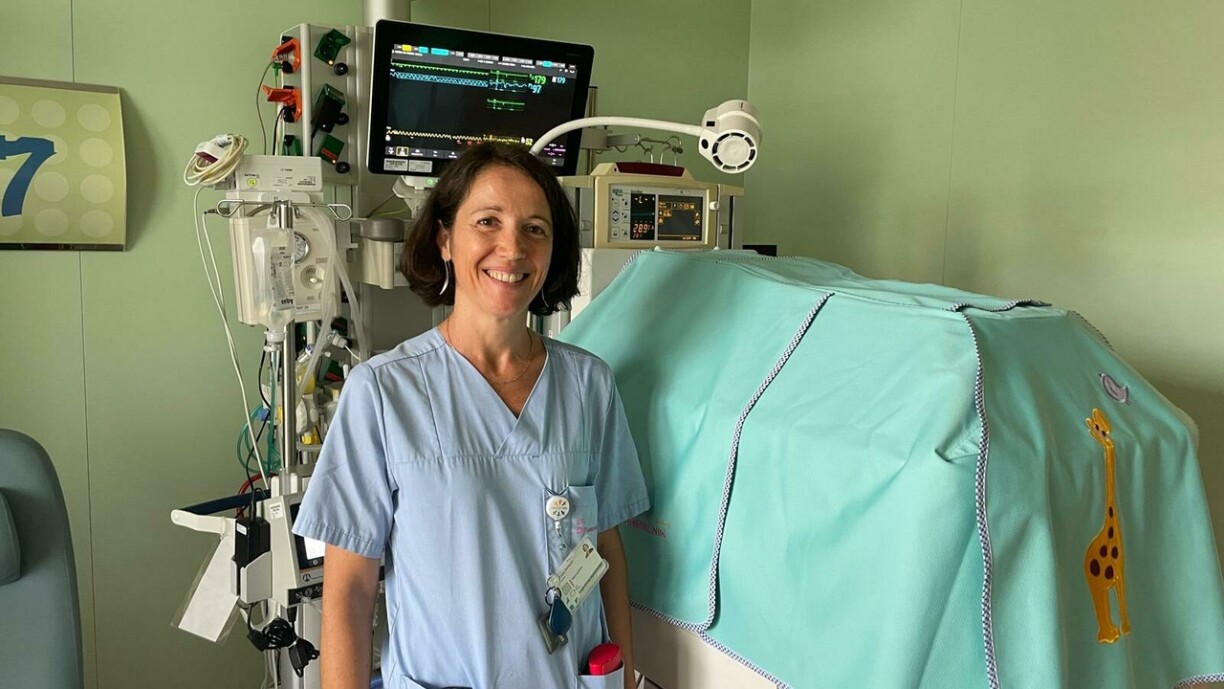 D'Dr Christine Géron steet nieft engem vun hire klenge Patienten.