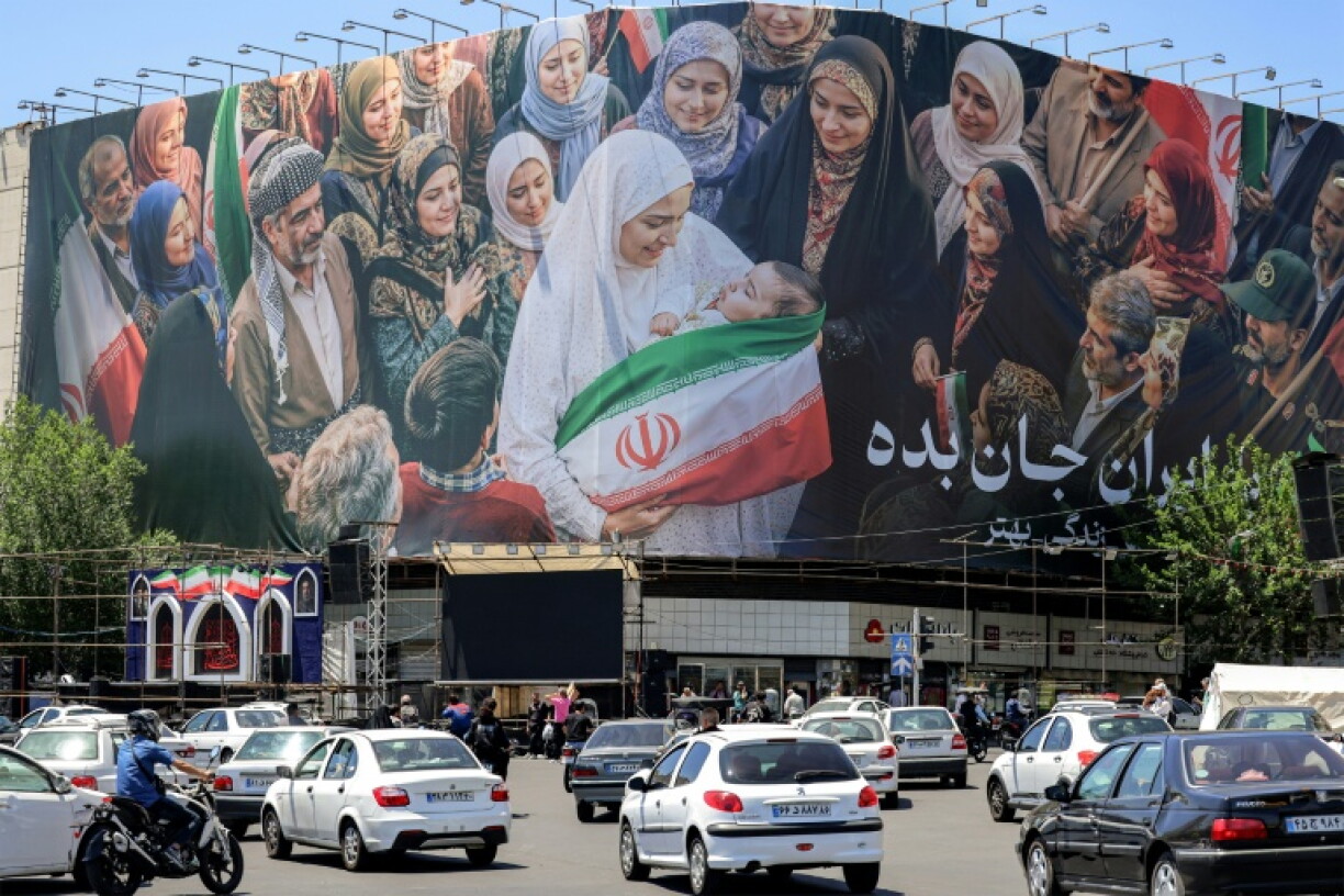 Sur la place Enghelab de Téhéran, le 26 mai 2026
