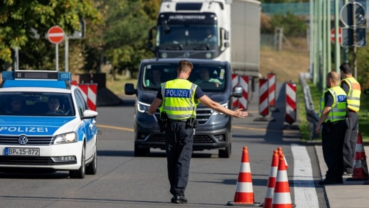 Eng Grenzkontroll bei Frankfurt/Oder.
