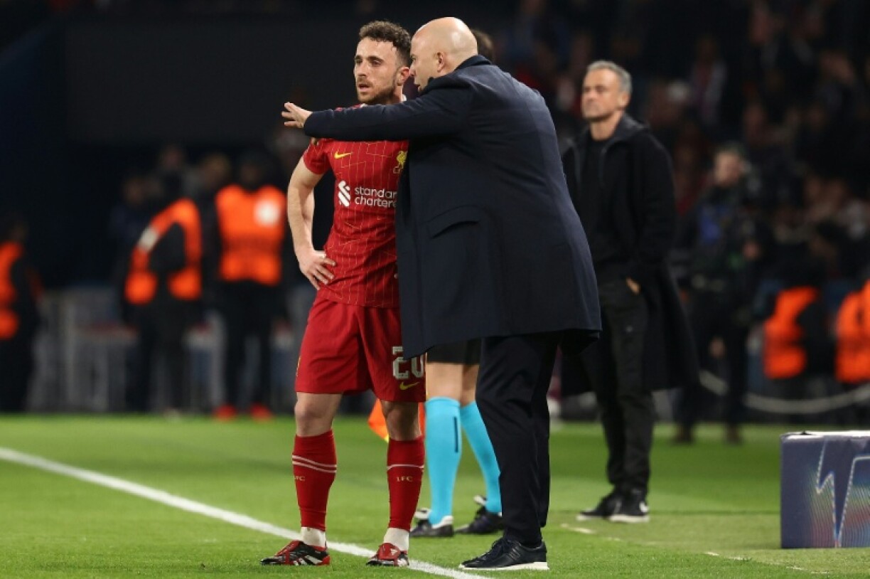 Arne Slot paid tribute to Diogo Jota, who died in a car crash on Thursday