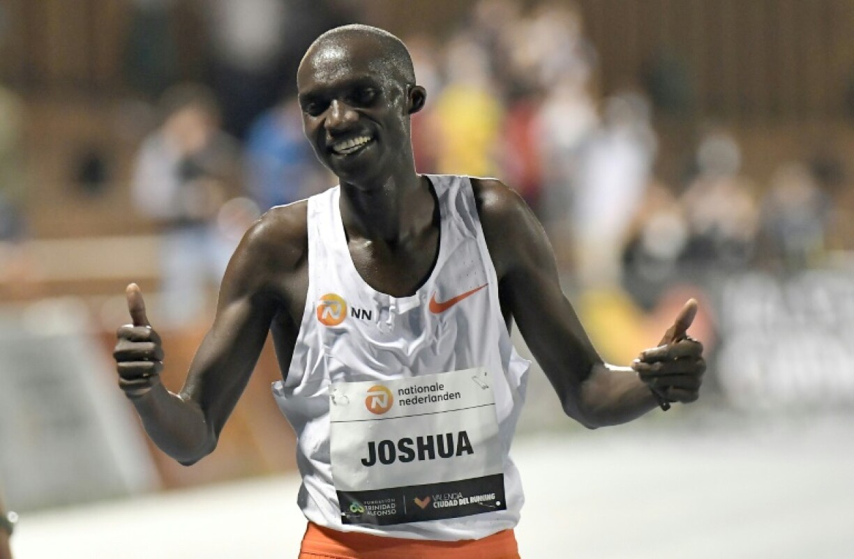 L'Ougandais Joshua Cheptegei nouveau recordman du monde du 10.000 m, au stade Turia de Valence, le 7 octobre 2020