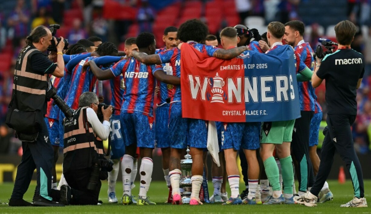 Crystal Palace players celebrate winning the FA Cup