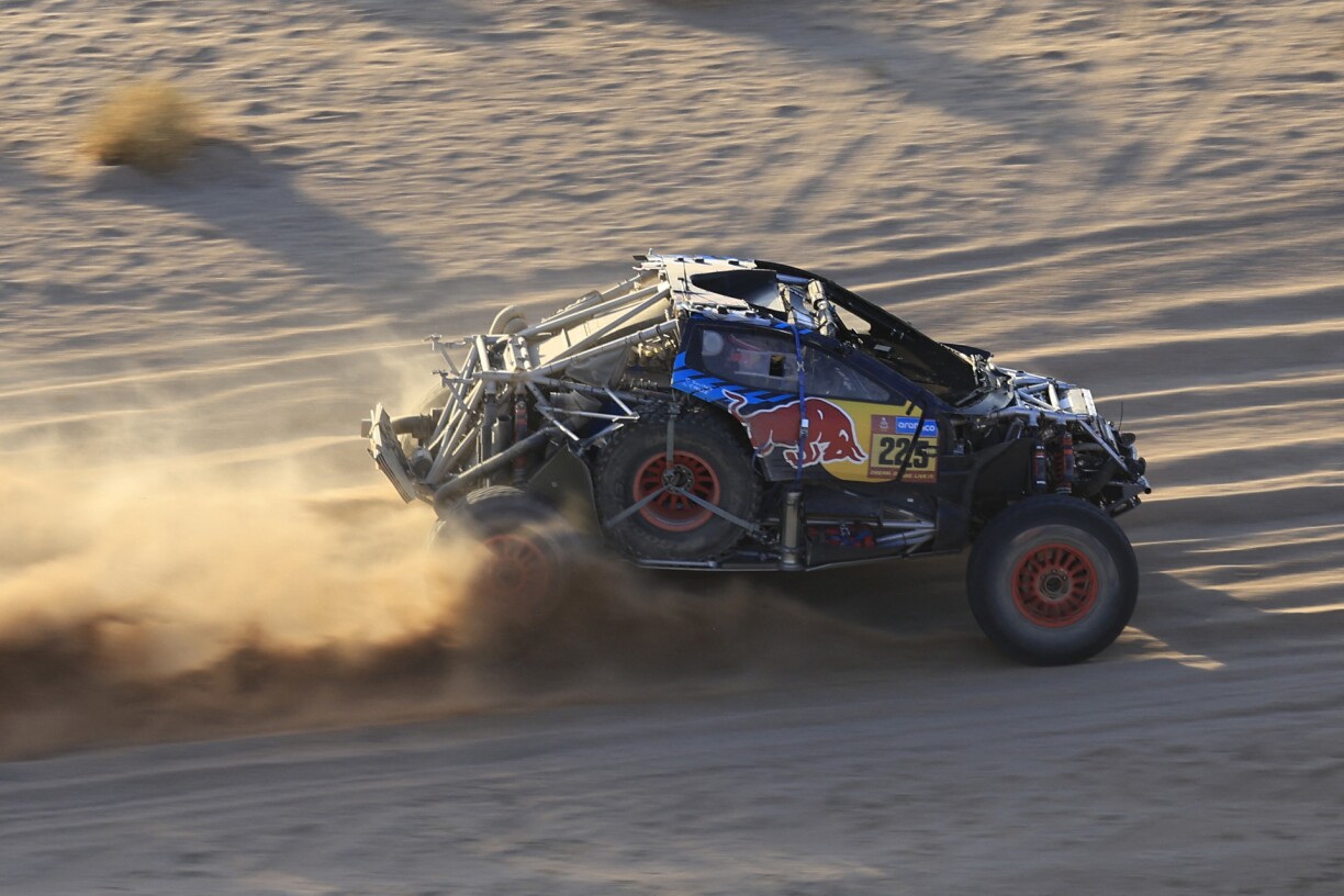 Spanish driver Carlos Sainz steers his Ford Raptor during Stage 2B of the 47th Dakar Rally between Bisha and Bisha, on January 6, 2025.