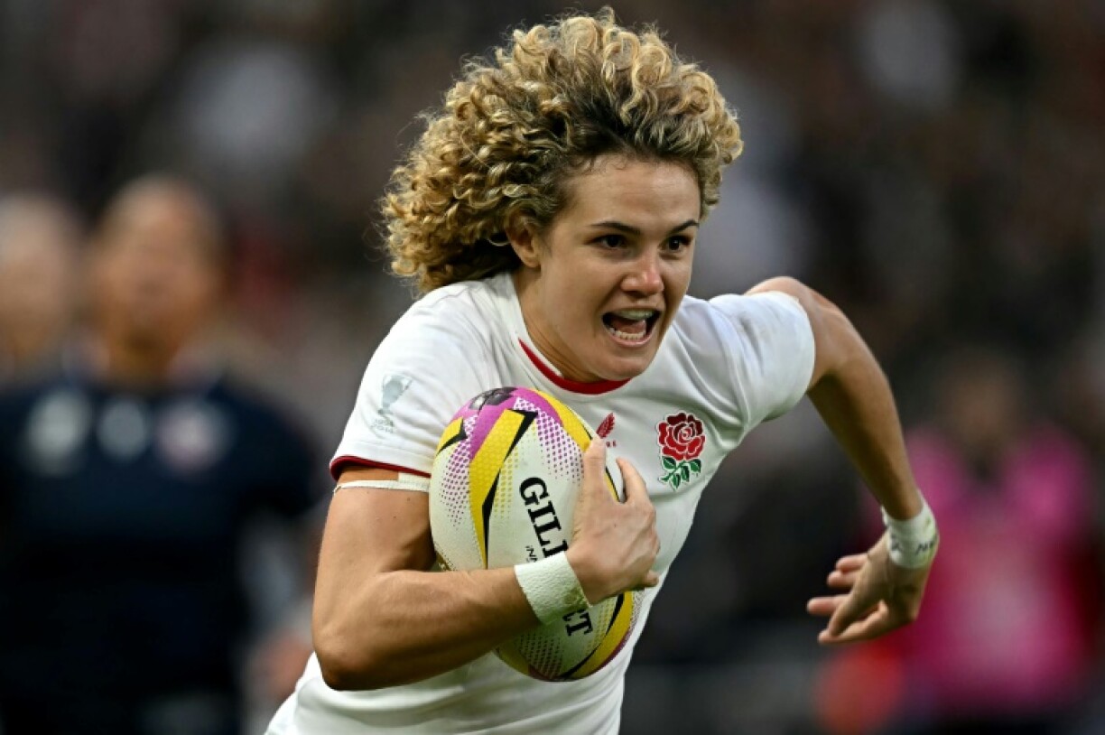 Ellie Kildunne scores England's fourth try in their Women's Rugby World Cup Pool A match against the United States in Sunderland