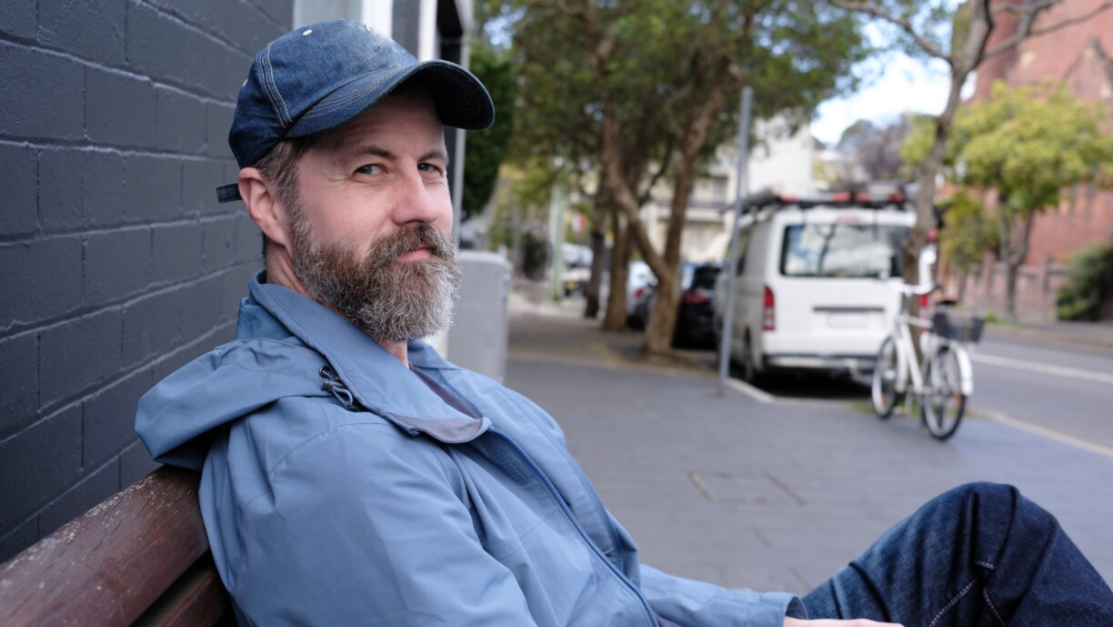 The attempt took place on Thursday from around 2:30 to 3:45 p.m. when the man visited as many as nine different restaurants, sat down at a corner table, and asked to see the menu.