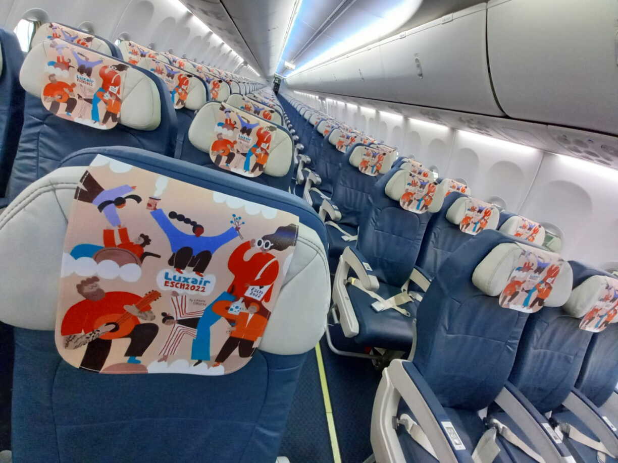 L'intérieur de l'avion est également décoré aux couleurs d'Esch 2022