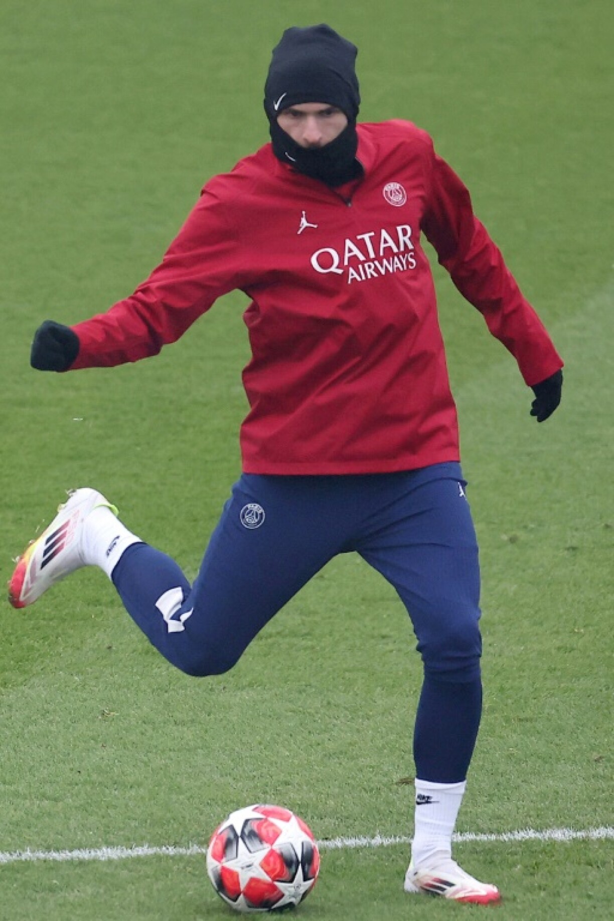 Khvicha Kvaratskhelia could make his PSG debut this weekend