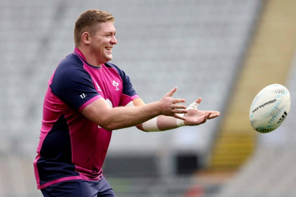 Tadhg Furlong has signed a two-year contract extension with Ireland and Leinster