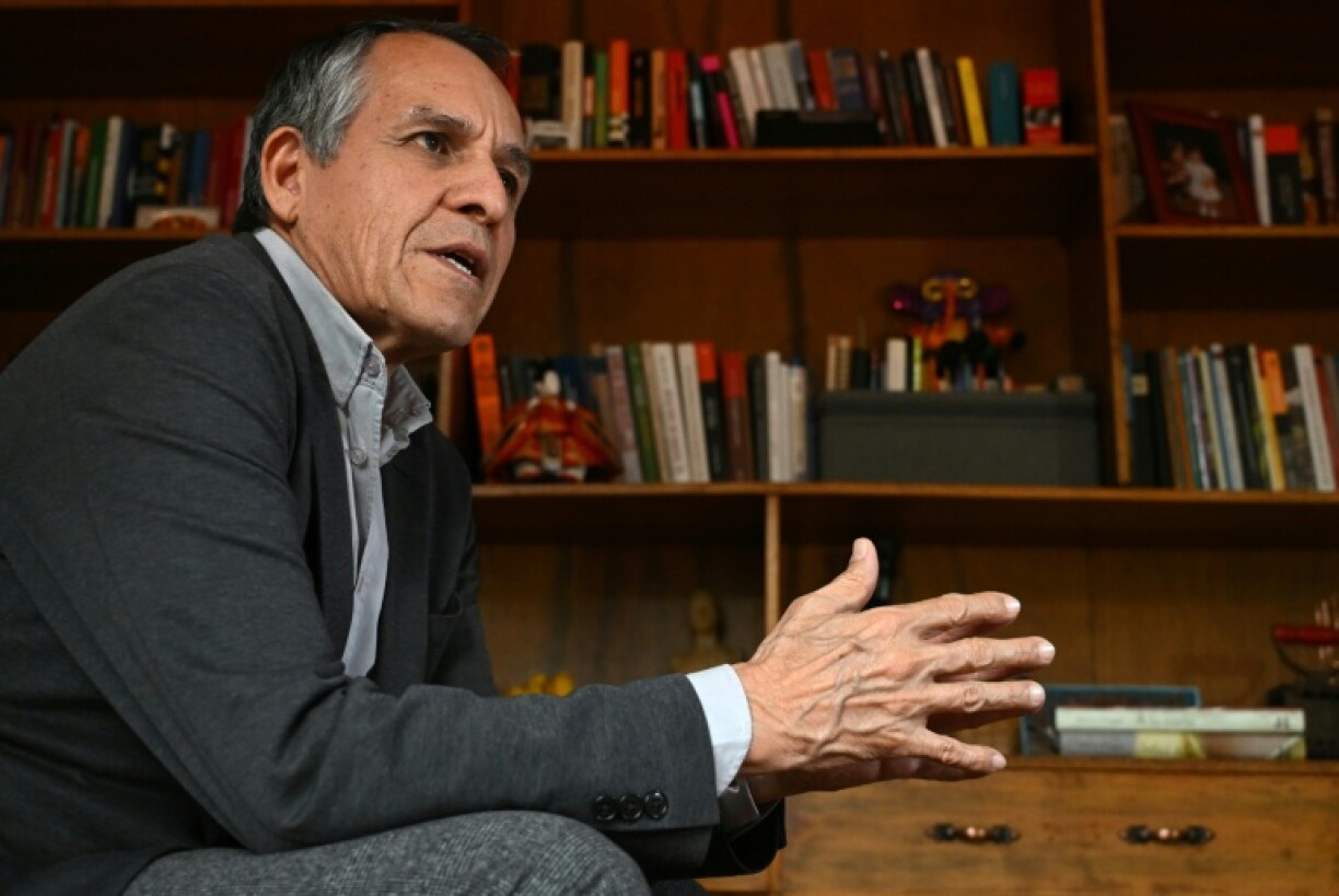 Colombian government negotiator Alvaro Jimenez says the country's largest drug-trafficking cartel has reached its