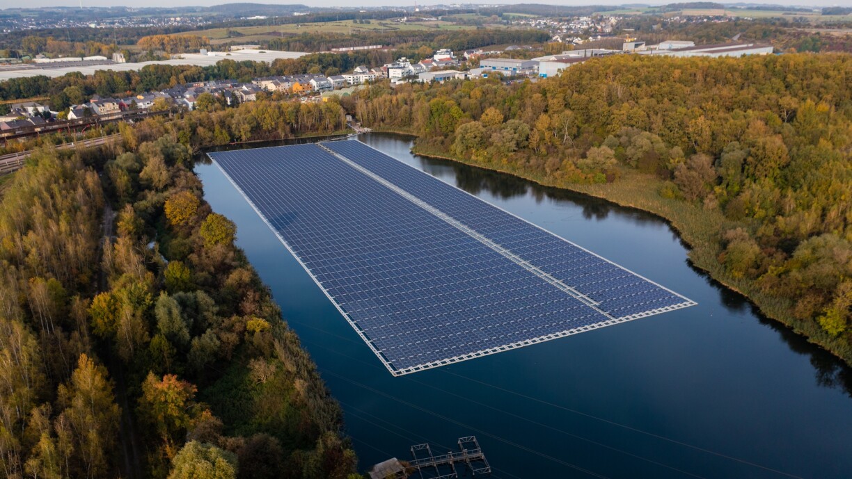 Floating solar power plant ArcelorMittal basin, Differdange