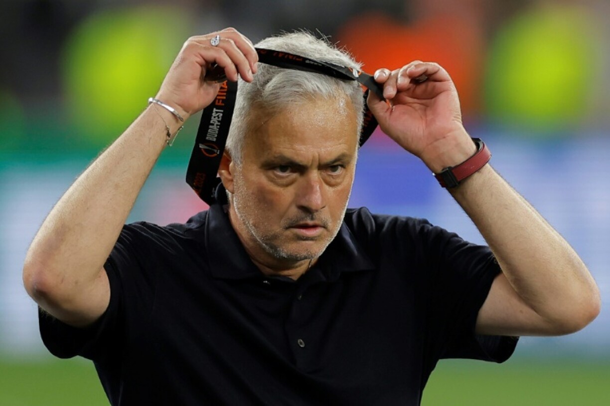 L'entraîneur portugais de l'AS Rome Jose Mourinho à la fin de la finale d'Europa League perdue contre le Séville FC, le 31 mai 2023 à Budapest