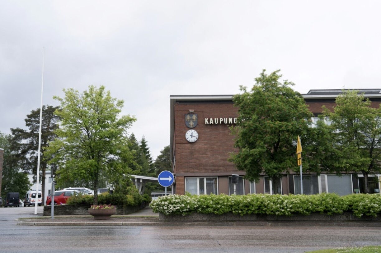 Kuhmo, with a population of less than 10,000, is located some 60 kilometres from the closed Vartius border crossing
