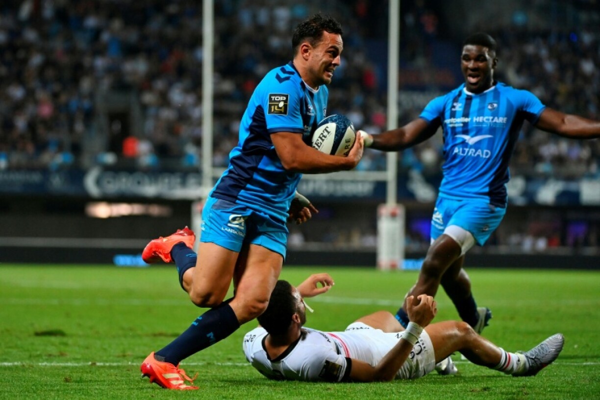 Centre Arthur Vincent scored two of Montpellier's five tries as Toulouse lost for the first time this season