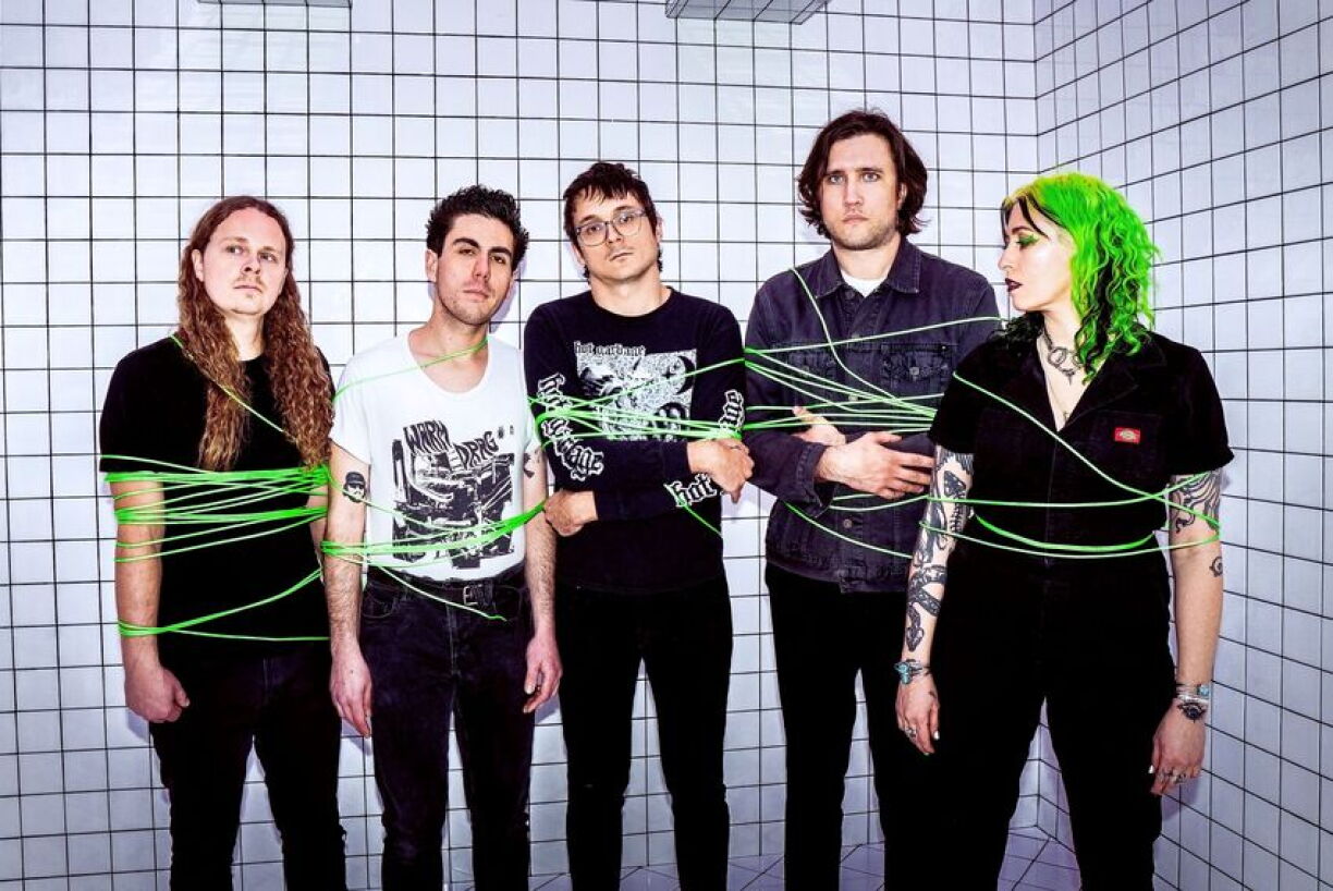 Frankie and the Witch Fingers