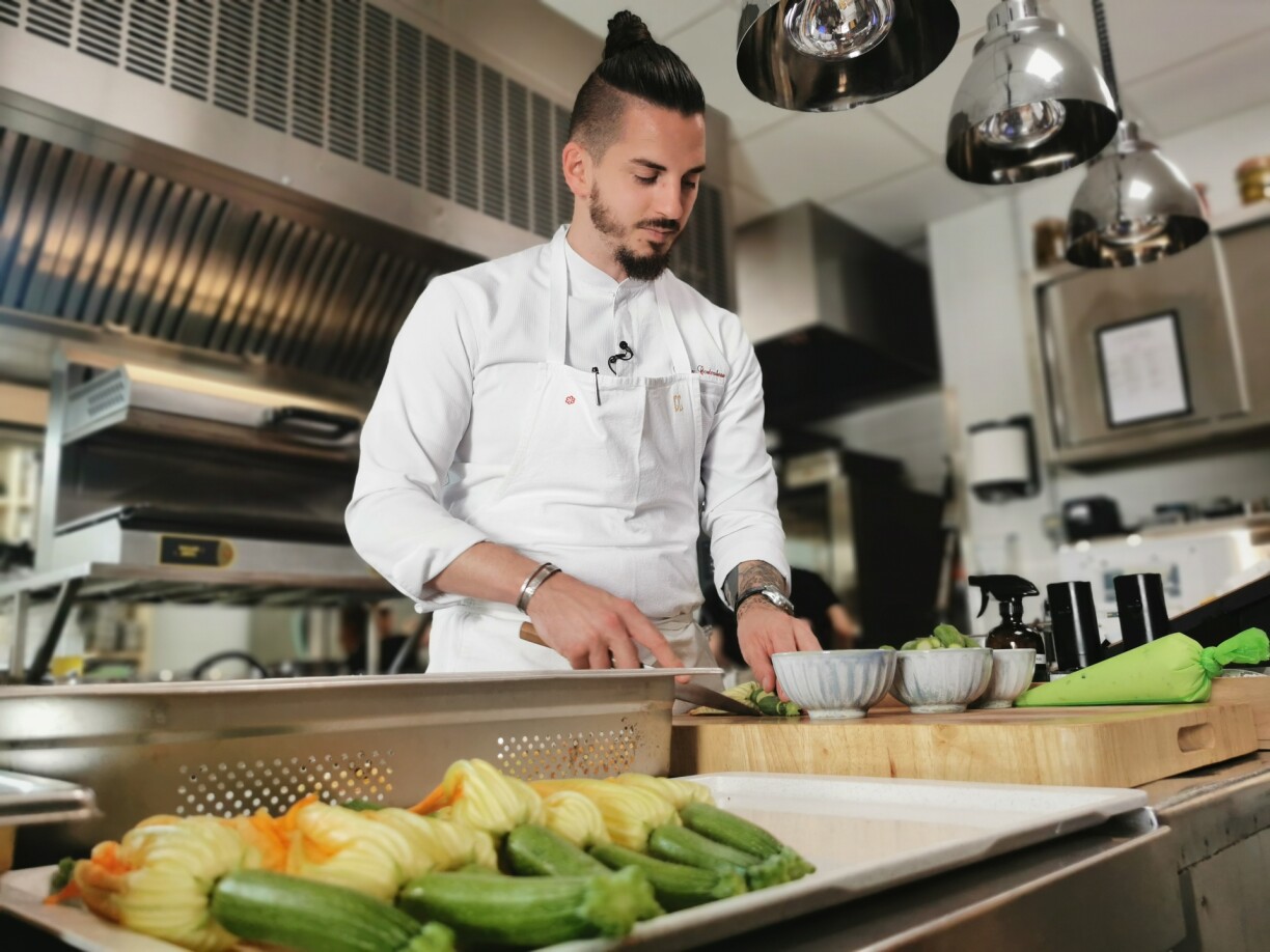 Charles Coulombeau a été récompensé par une étoile Michelin ce lundi soir, avec son restaurant Yozora, situé au Centre Pompidou à Metz.