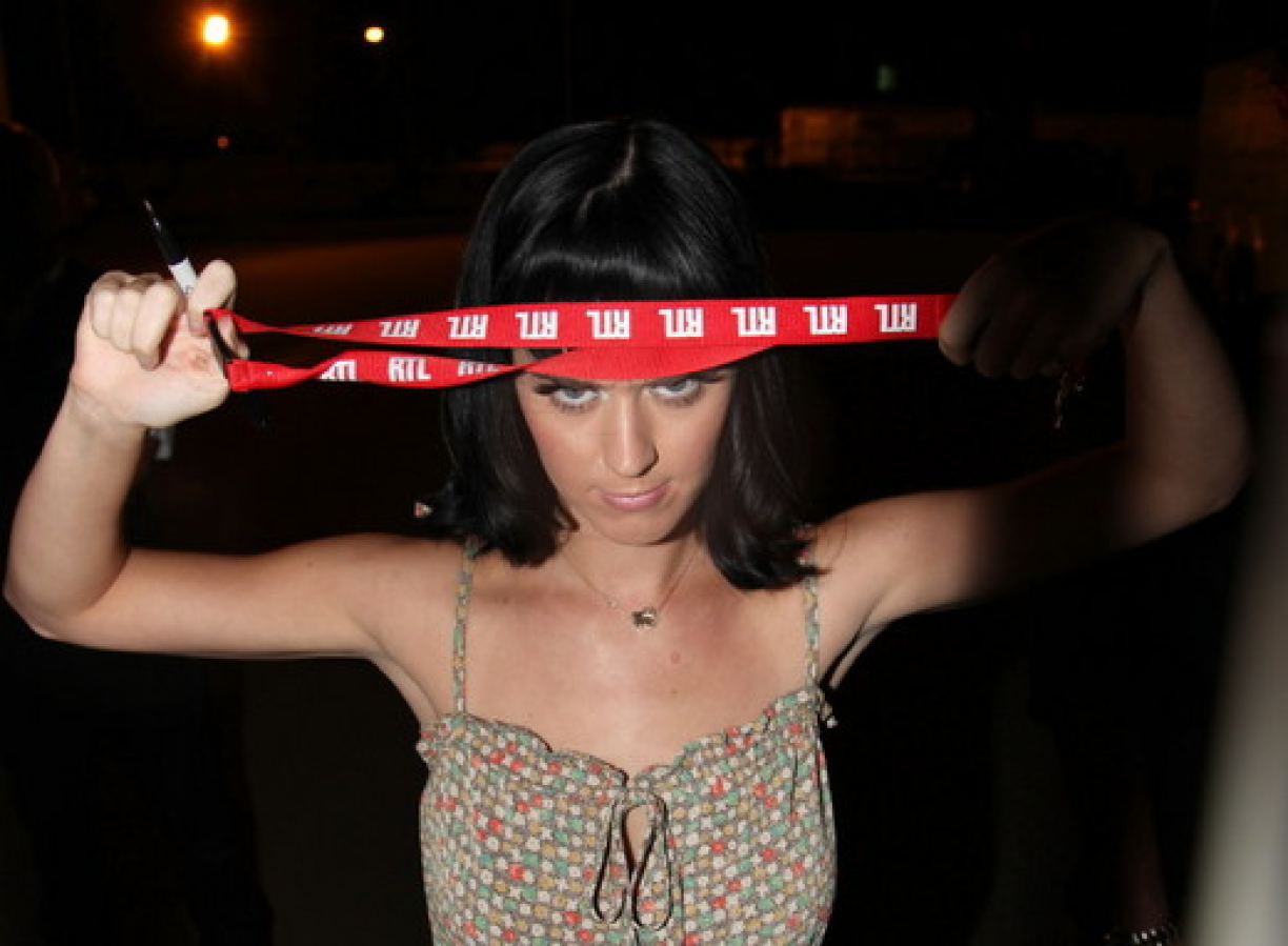 Soll d'Katy Perry hiren RTL-Lanyard vun 2009 nach hunn?