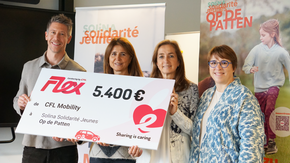 Vu lénks no riets: Pit Reiter, General Manager of CFL Mobility; Rosa Manzari, Educational Director at Solina Solidarité a.s.b.l.; Michèle Kridel, Managing Director of Solina Solidarité Jeunes a.s.b.l.; Delfina Beirao, Project and Fundraising Officer at Solina Solidarité Jeunes a.s.b.l..