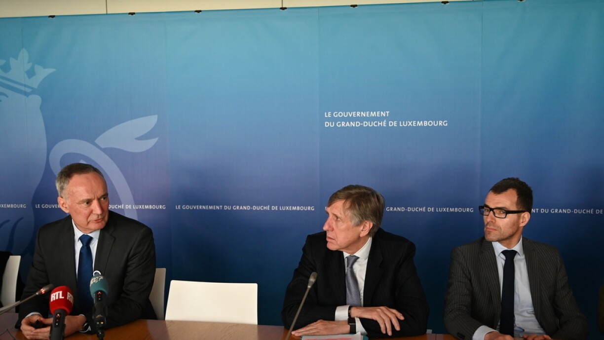 (de g. à dr.) Général Tom Middendorp ; François Bausch, Vice-Premier ministre, ministre de la Défense ; Roland Reiland, directeur adjoint de la direction de la Défense