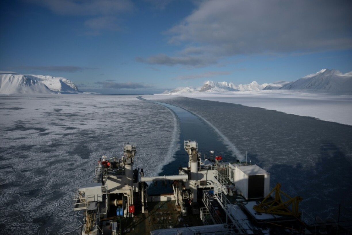 The icebreaker Kronprins Haakon in eastern Svalbard