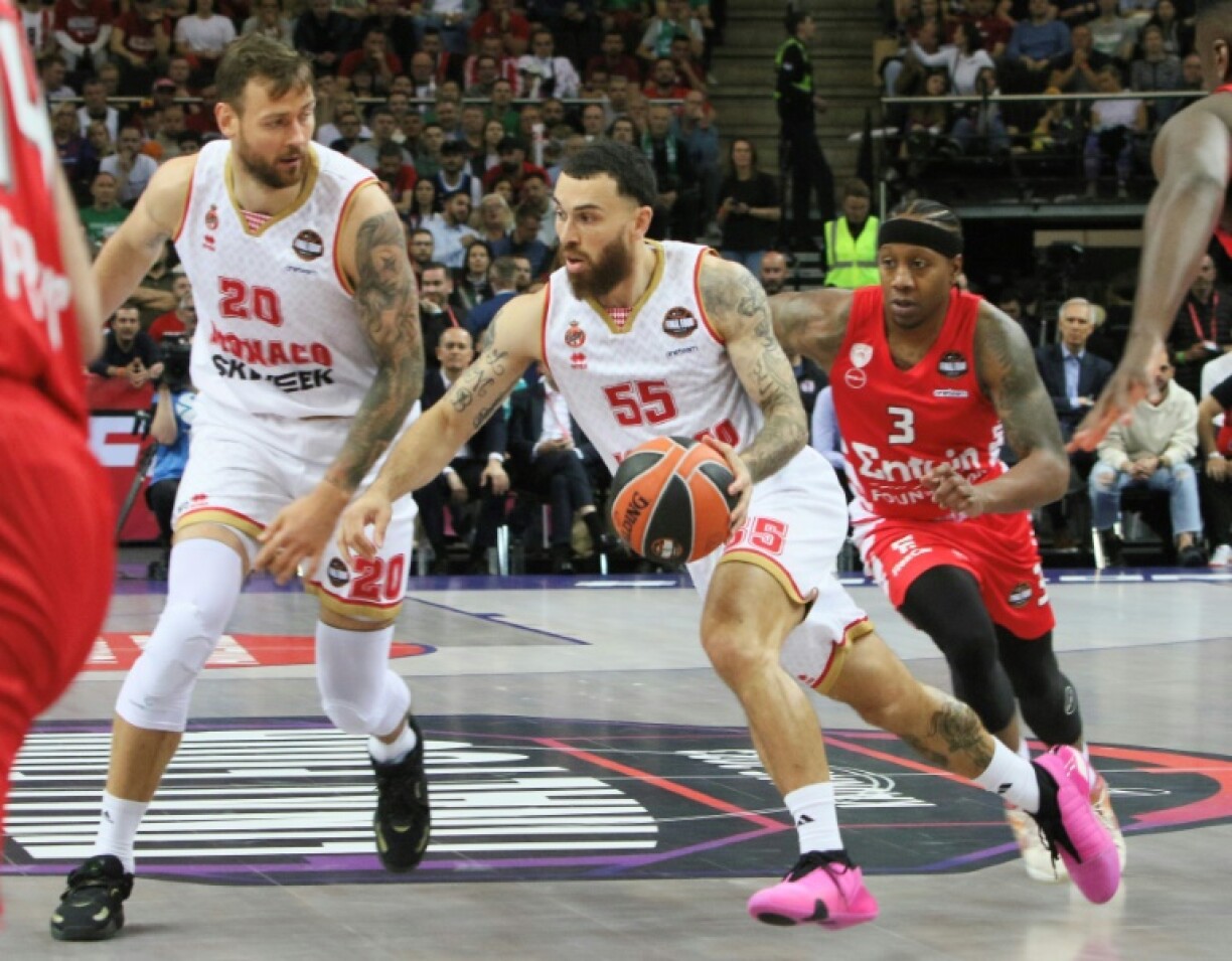 Le meneur-arrière de Monaco Mike James contre l'Olympiacos en Euroligue, le 19 mai 2023 à Kaunas