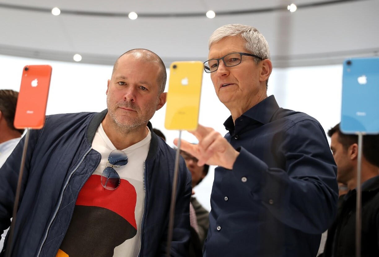 Jony Ive an Tim Cook (CEO vun Apple)