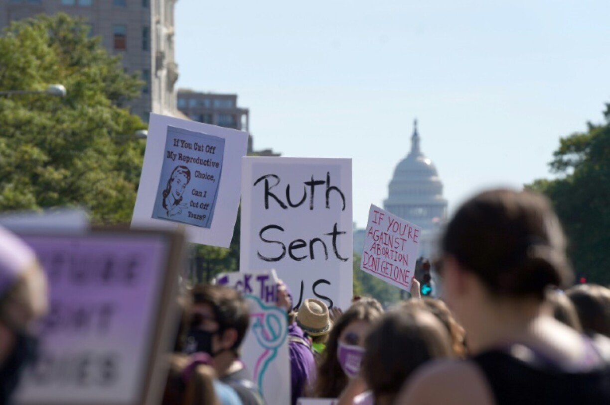 Des manifestants participent à la Marche des femmes pour le droit à l'avortement à Washington, le 2 octobre 2021