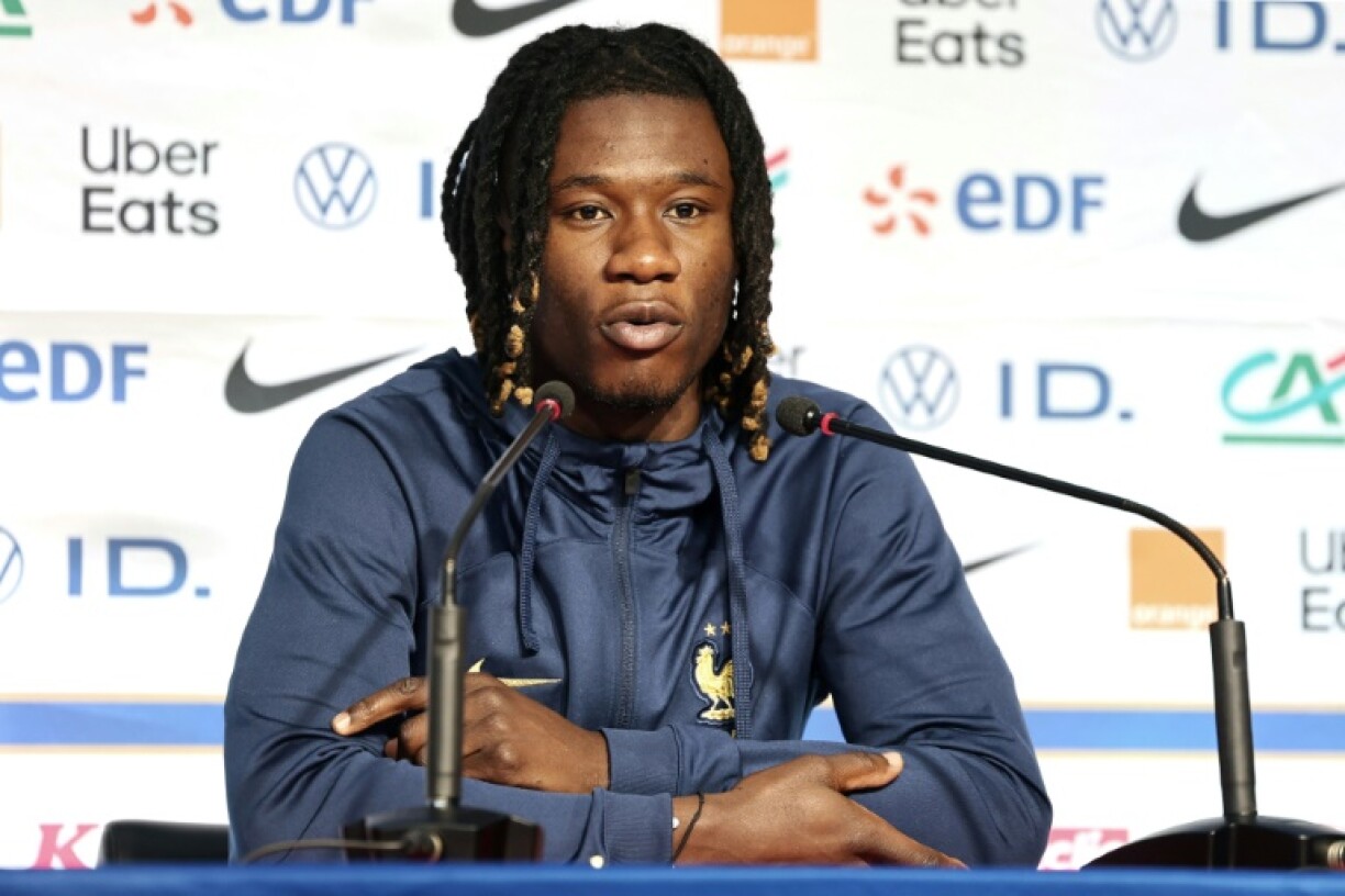 Le milieu de terrain des Bleus Eduardo Camavinga, en conférence de presse à Camphin-en-Pévèle, le 17 octobre 2023